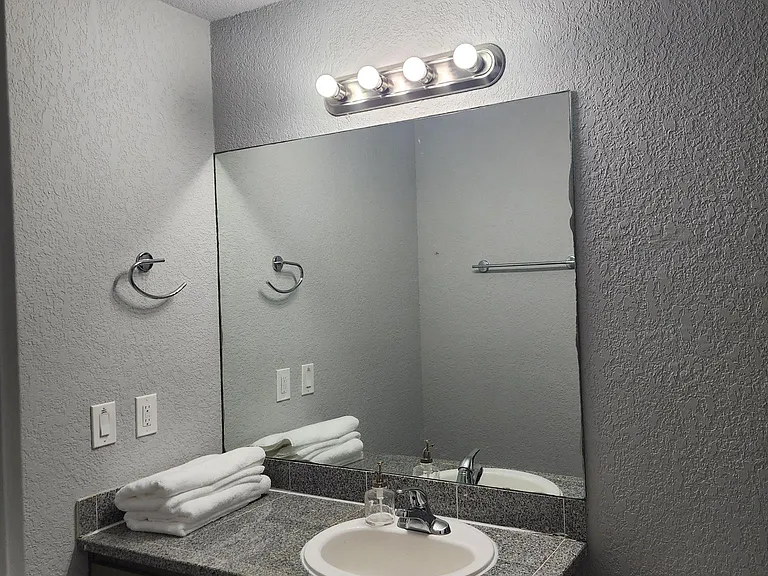 1300 Danbury Sq #A — Photo 8
