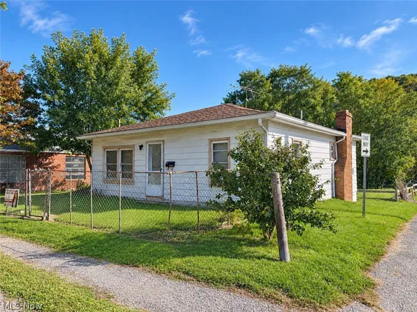 220 S Nelson Ave, Lisbon, OH 44432