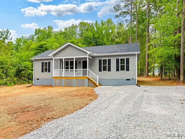 208 Chestnut Dr, Bracey, VA 23919