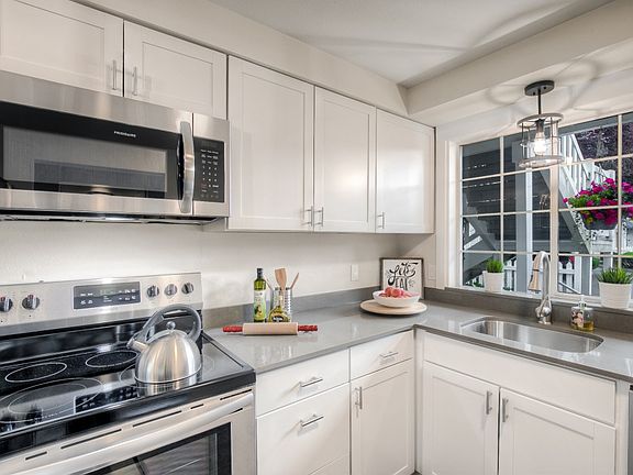 4th image of 12373 SE 41st Ln #54