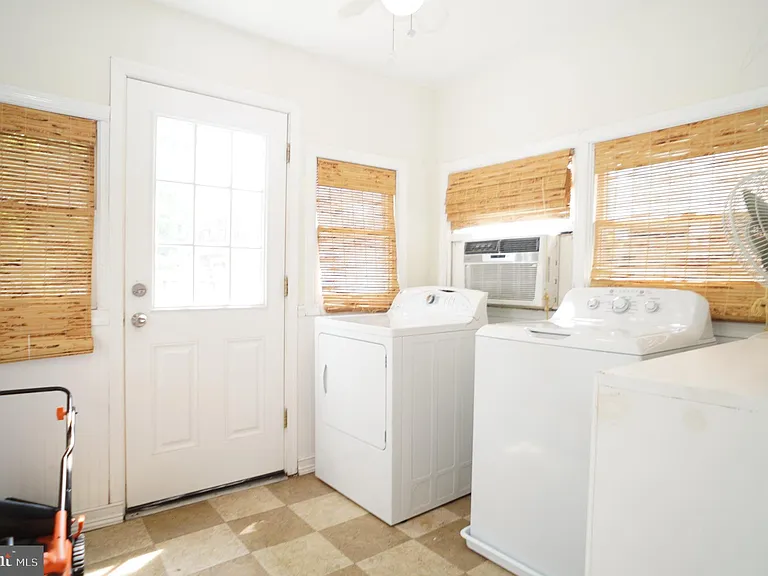 2161 N Brandywine St — Photo 11