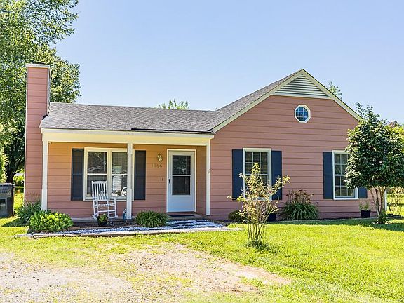 2nd image of 1806 Meadow Park Cir
