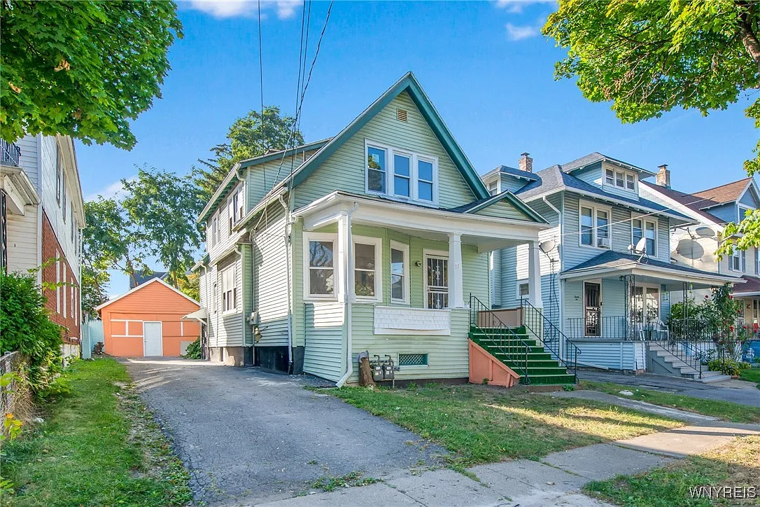 22 Durham Ave photo 1