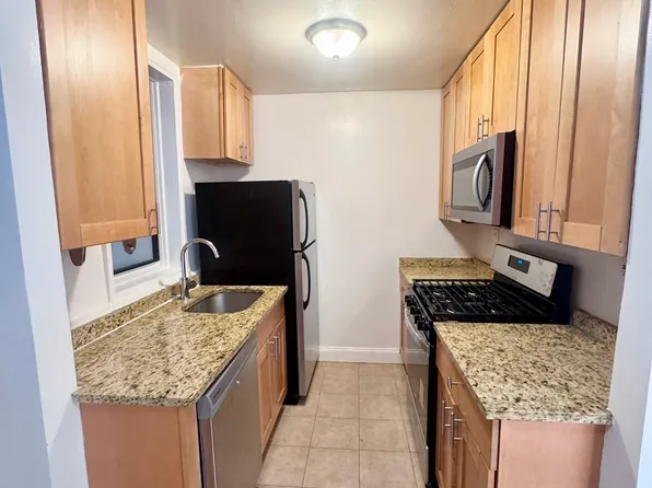 2355 East 12th Street 4V image 1 of 4