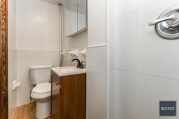 Rented by Bond New York | media 8