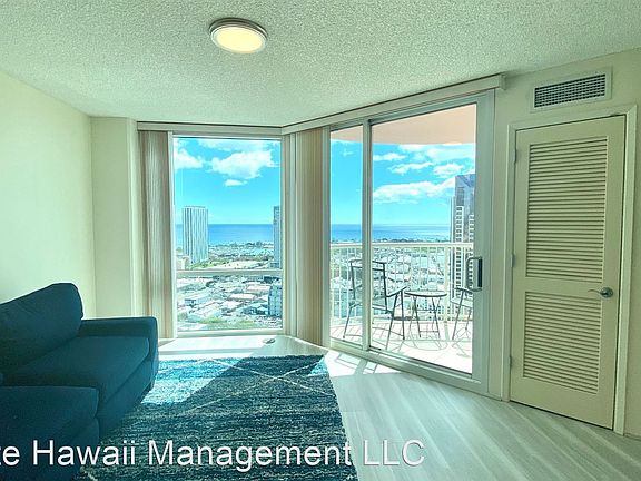 2nd image of 801 King St APT 3604
