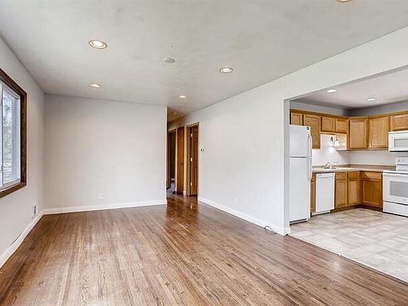 3rd image of 1243 Shryer Ave E