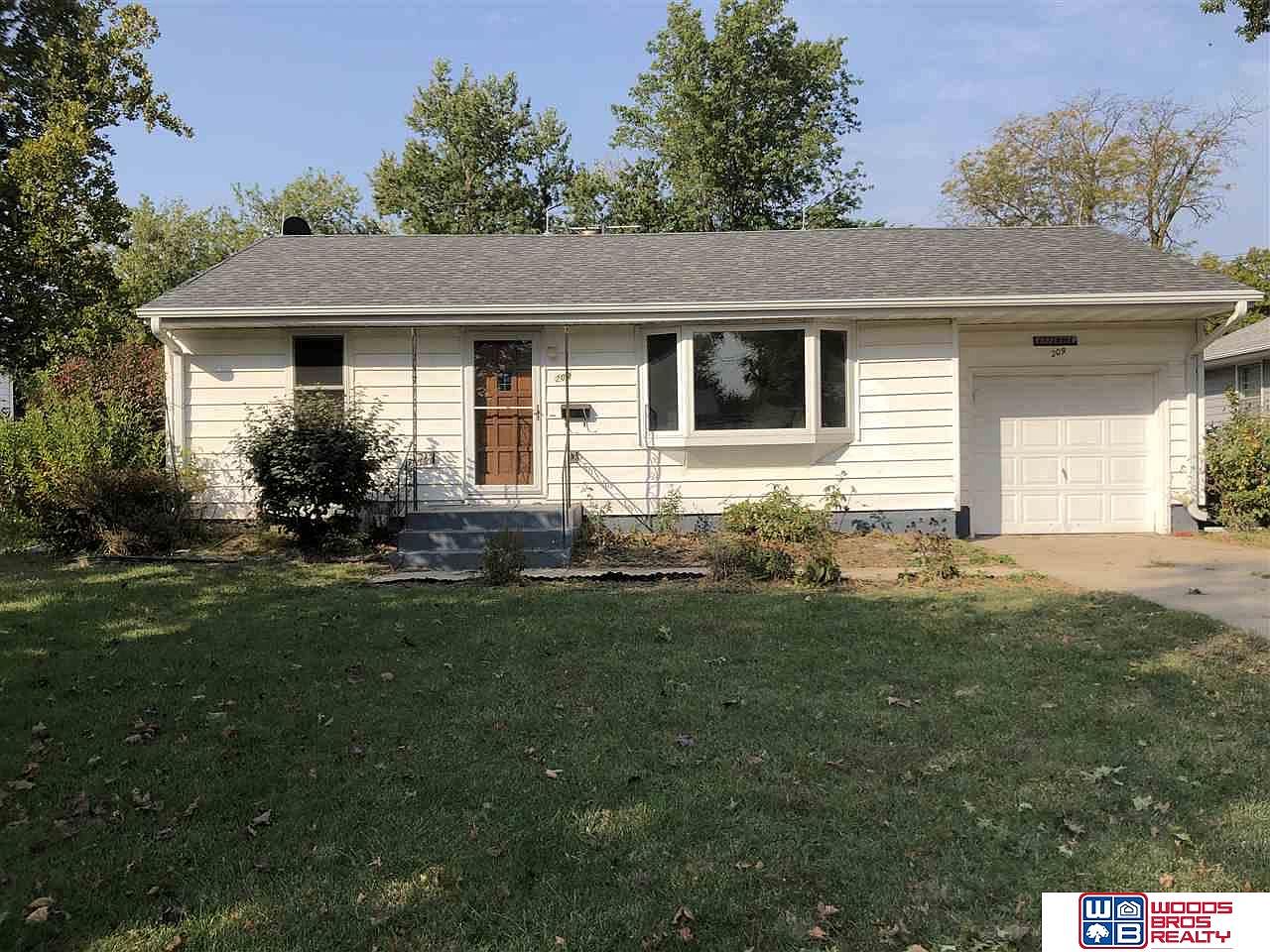 209 S 21st St Beatrice NE 68310 Zillow