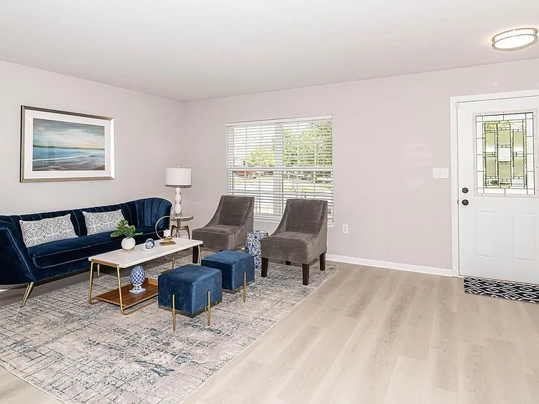 11081 Sanders Dr — Photo 4