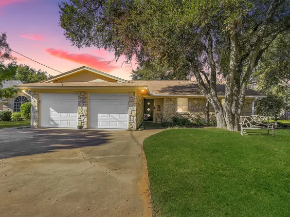 4110 Apache Trail Ct, Granbury, TX 76048