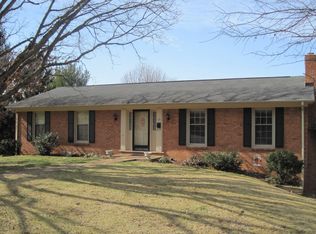 75 Robin Rd, Christiansburg, VA 24073