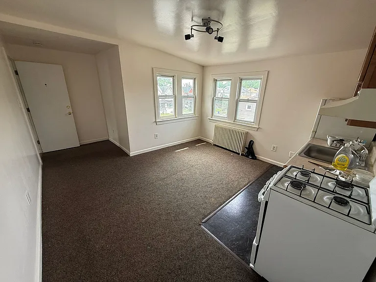 919 12th Avenue — Photo 8