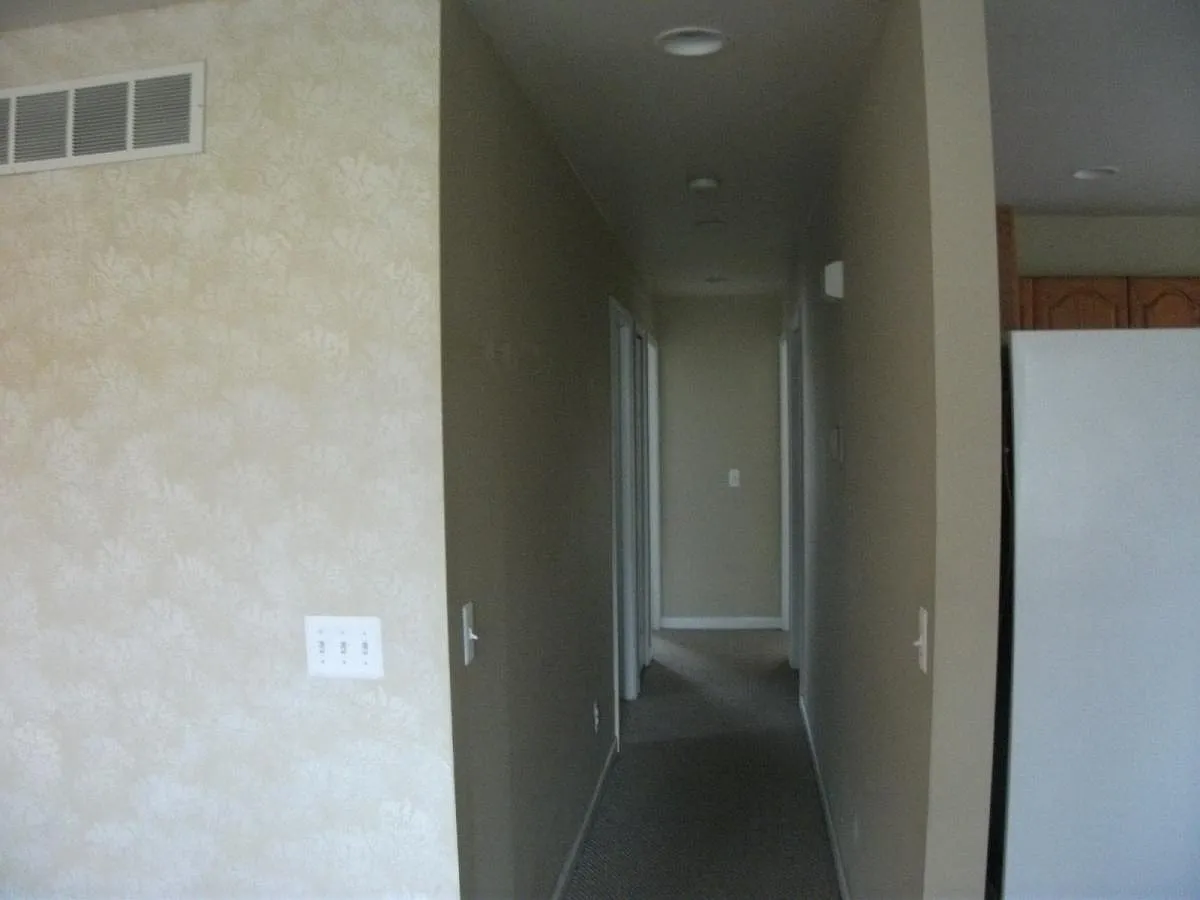 3 bed, 1000 sqft, $1,695 — Photo 3