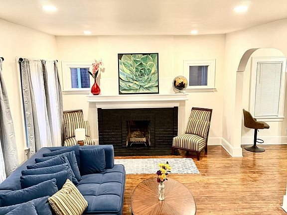 2nd image of 371 Piper Blvd