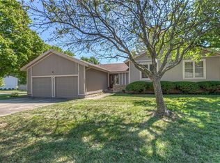 135 Woodbridge Ln, Kansas City, MO 64145