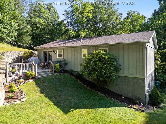 5th image of 204 Red Bud Ln