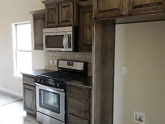 5th image of 19209 Blanco Dr