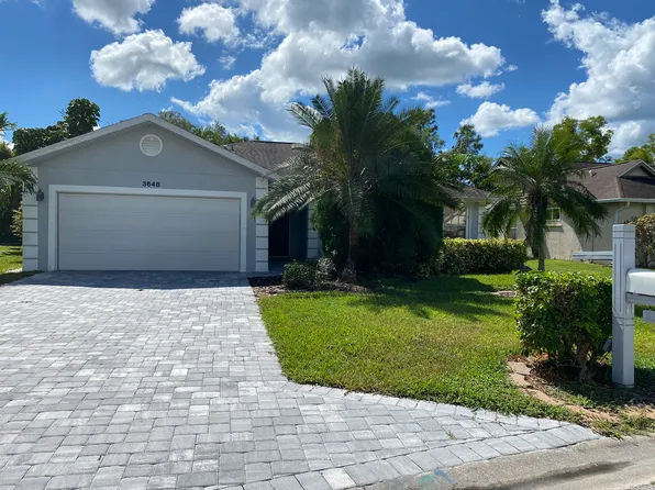 3648 Kent Dr, Naples, FL 34112