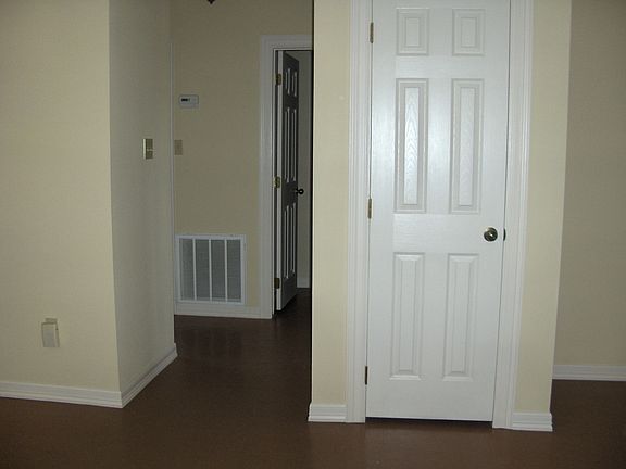 5th image of 1610 W Kuhn St APT 2