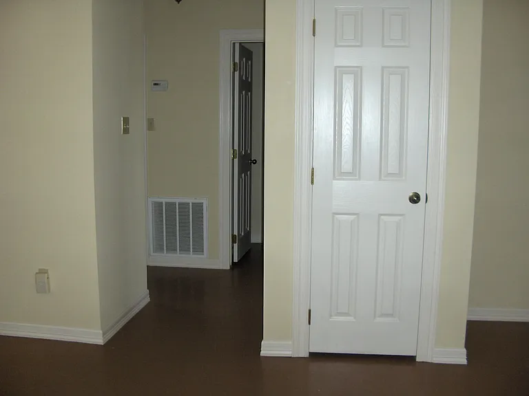 1610 W Kuhn St #3 — Photo 16