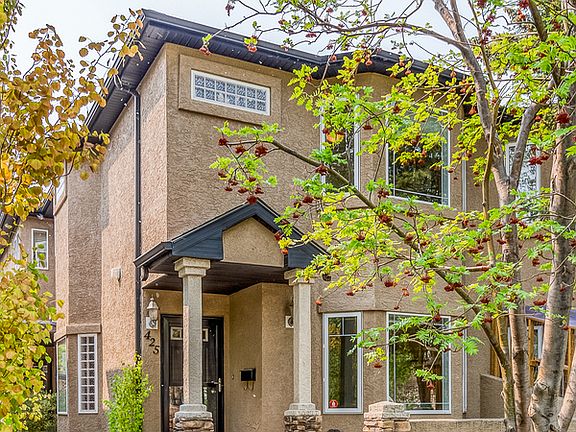 2nd image of 425 13th Ave NE #274006-100