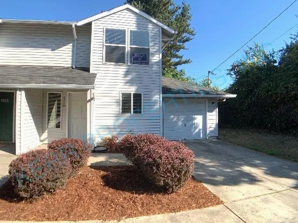 2219 SE Reedway St, Portland, OR 97202