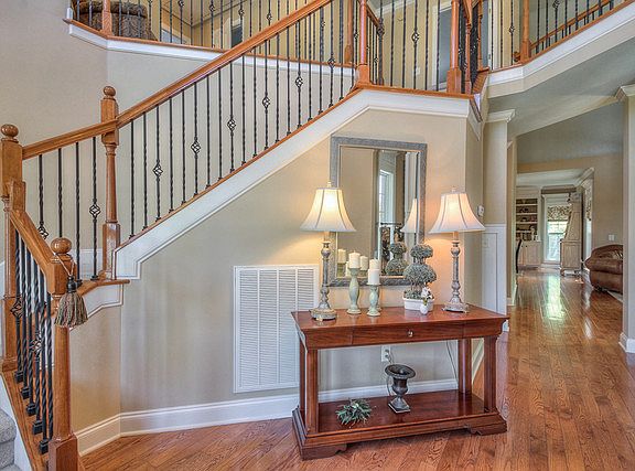 2nd image of 2333 Saint Andrews Dr