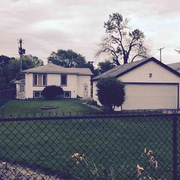 941 Greenbay Ave photo 1