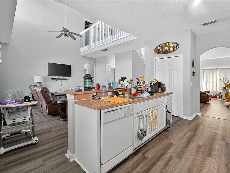 1202 Cumbrian Lakes Ct — Photo 11