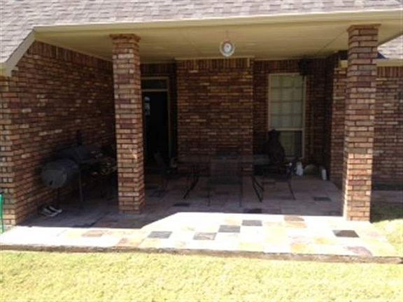 4th image of 2613 NW Debracy Ave