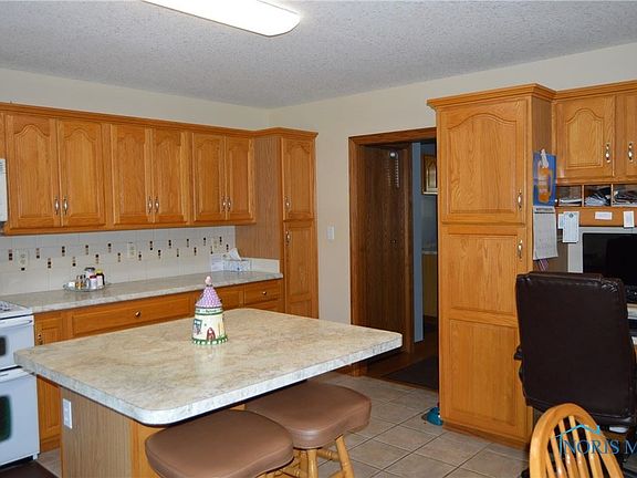 3rd image of 2009 Stonehedge Dr