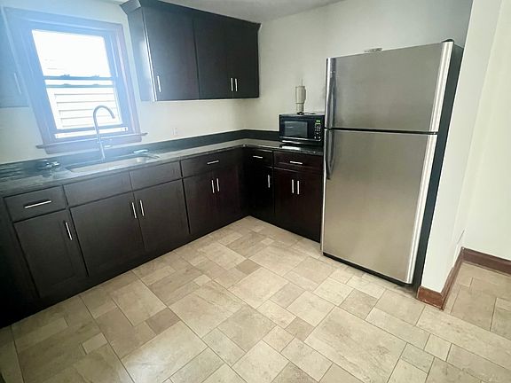 4th image of 24 E Main St Floor 1