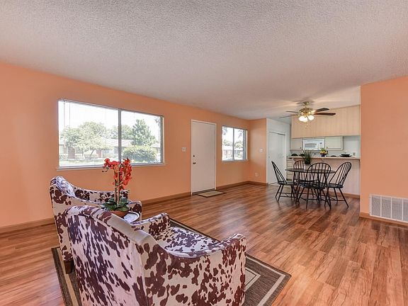 5th image of 9516 Emerald Park Dr APT 1