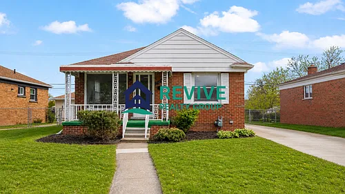 1569 Sycamore St Photo 1