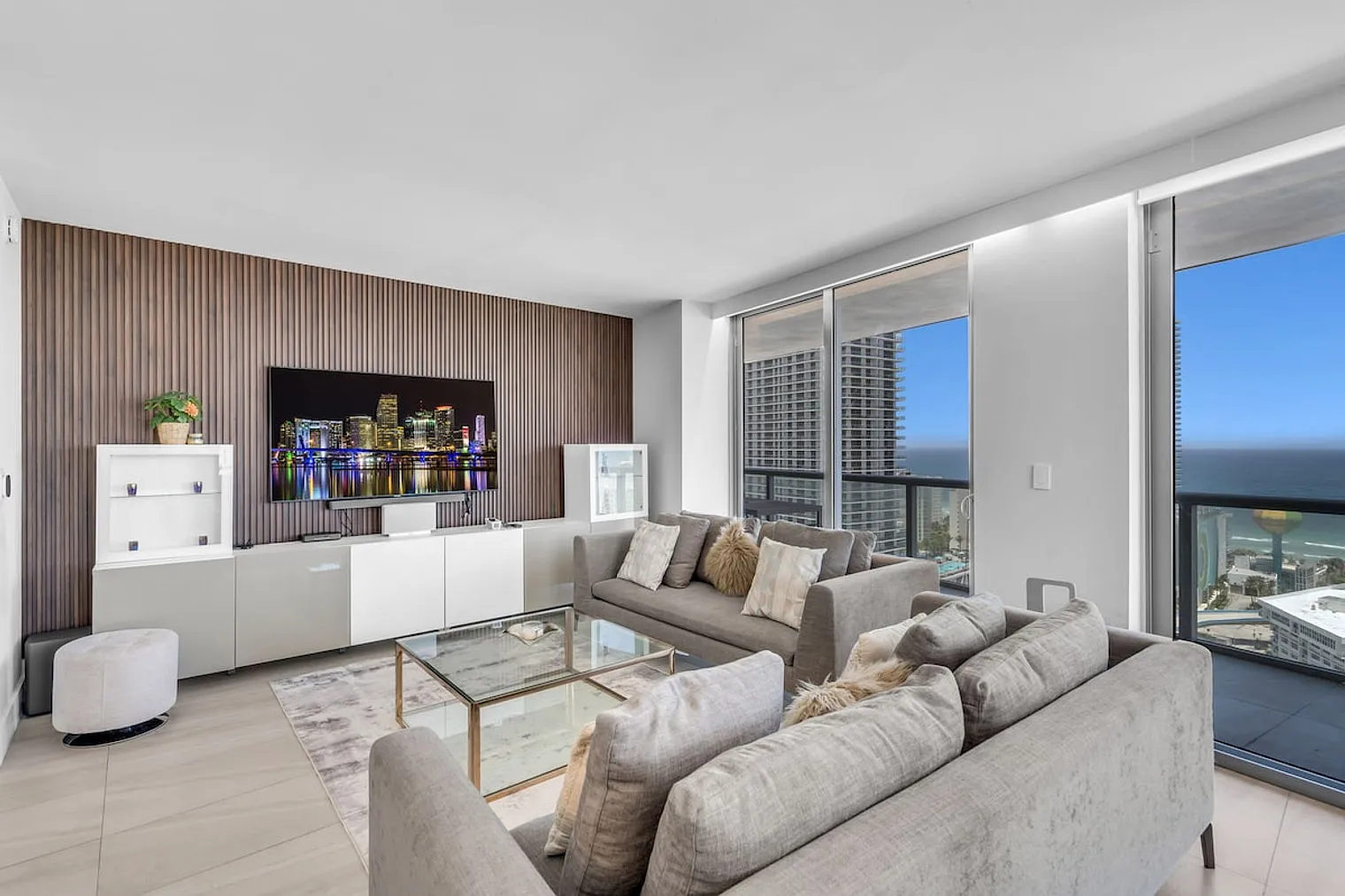 3 bed, 3.0 bath, $9,531 — Photo 2