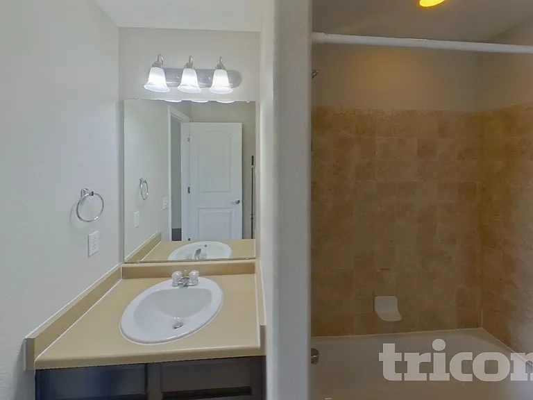 2728 Sierra Springs Dr — Photo 14