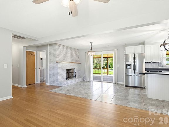 2nd image of 279 Garden Ln