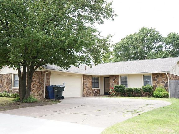 2nd image of 1454 Paradise Ln