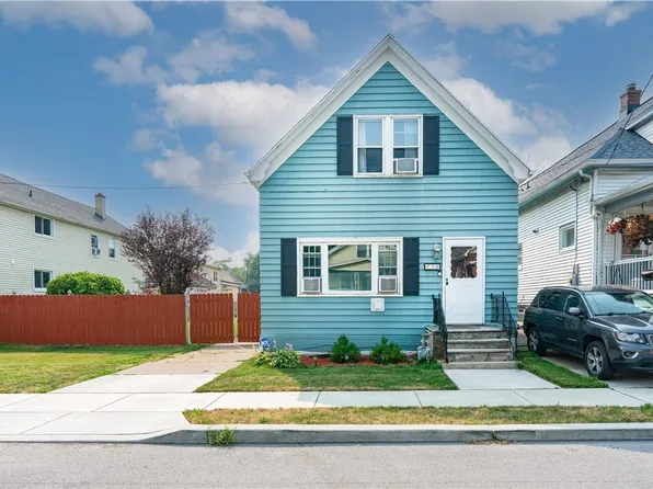 30 Olcott Pl, Cheektowaga, NY 14225