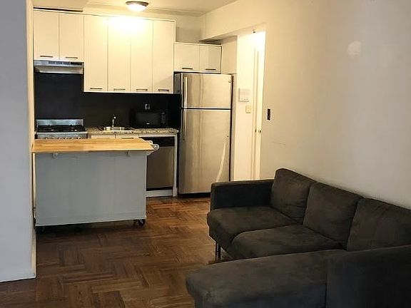 3rd image of 350 E 30th St APT 1C