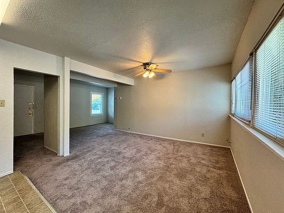 3rd image of 1410 F St APT 06
