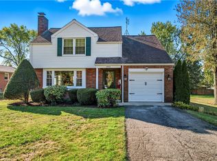 1932 King Dr, Hermitage, PA 16148