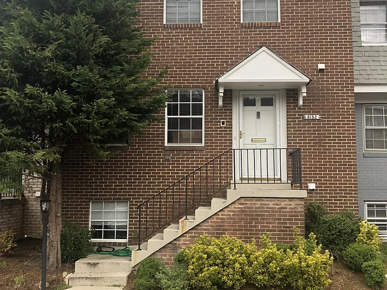 8152 Larkin Ln — Photo 1