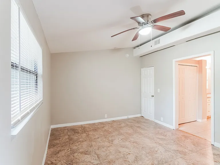2603 Martha Ln — Photo 14