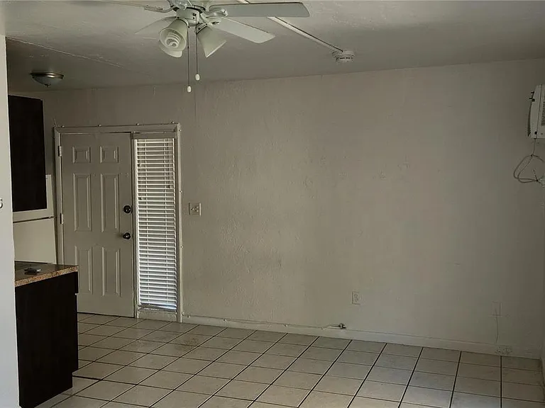 1333 NW 15th St #10 — Photo 10