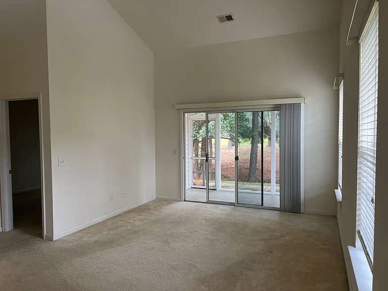 281 Connemara Dr #E — Photo 9