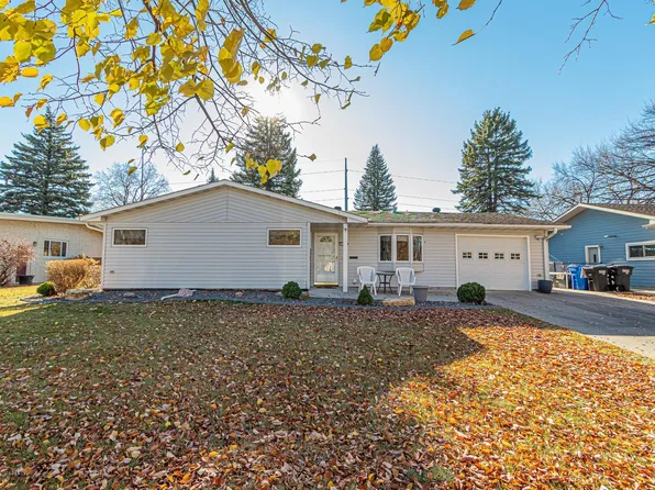 810 19th Ave S, Fargo, ND 58103