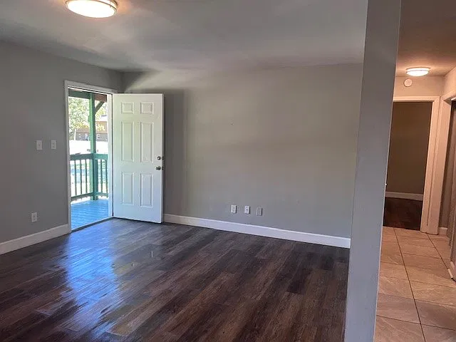 2 bed, 900 sqft, $1,050 — Photo 2