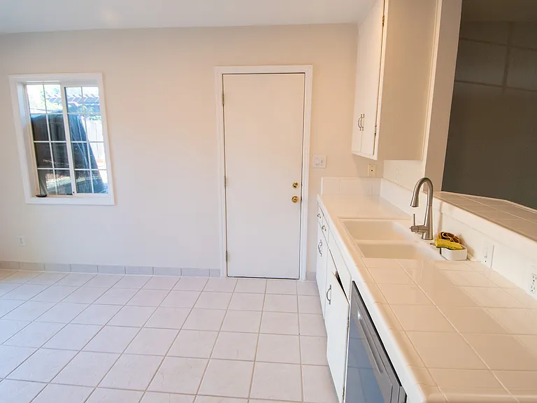 813 Comstock Dr — Photo 19