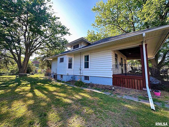 3rd image of 202 Garfield Ave